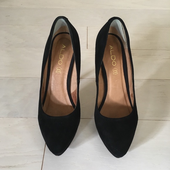 [Aldo] Black Velvet Heels - Picture 4 of 6